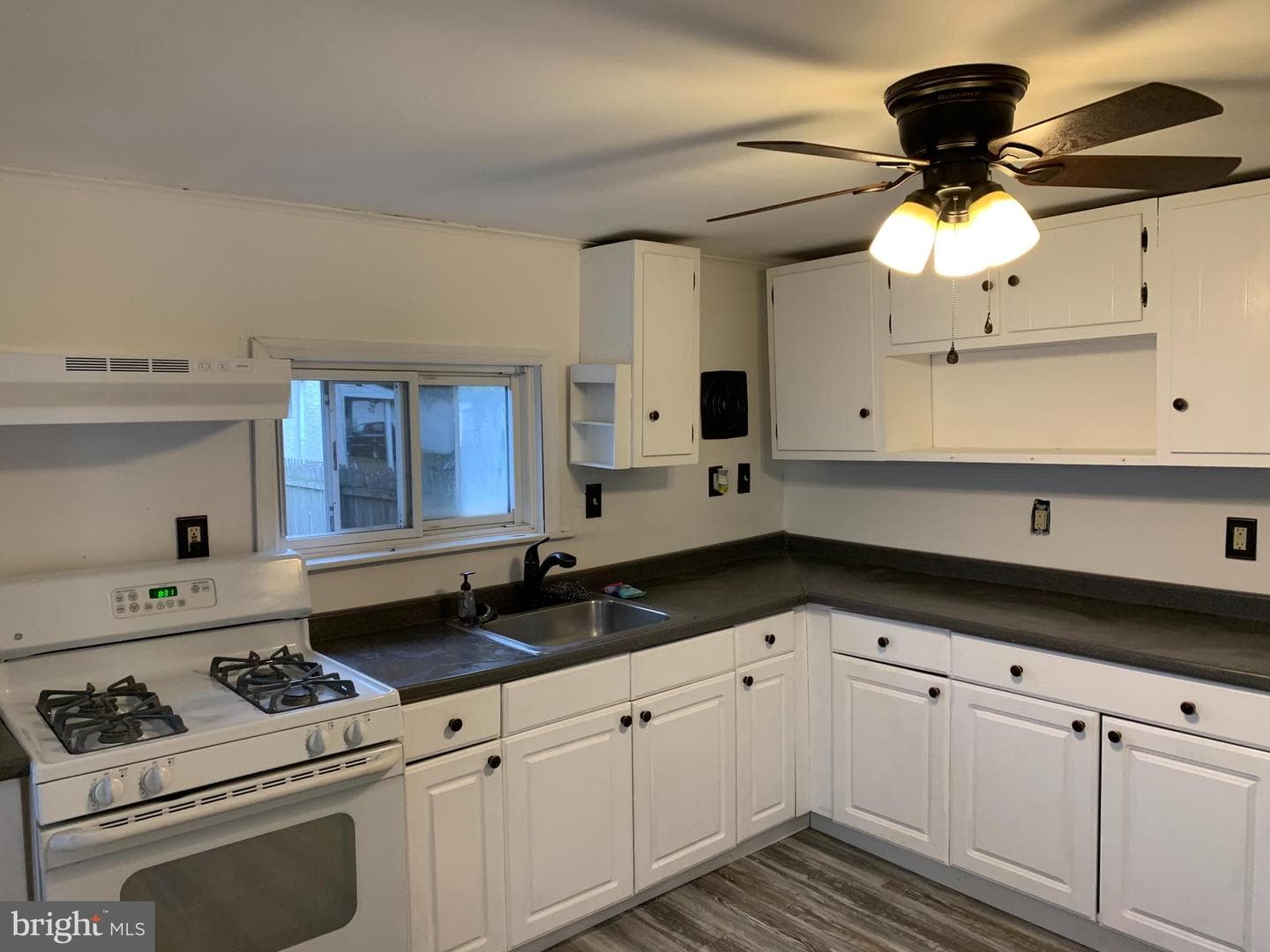 342 Lincoln Avenue photo 3