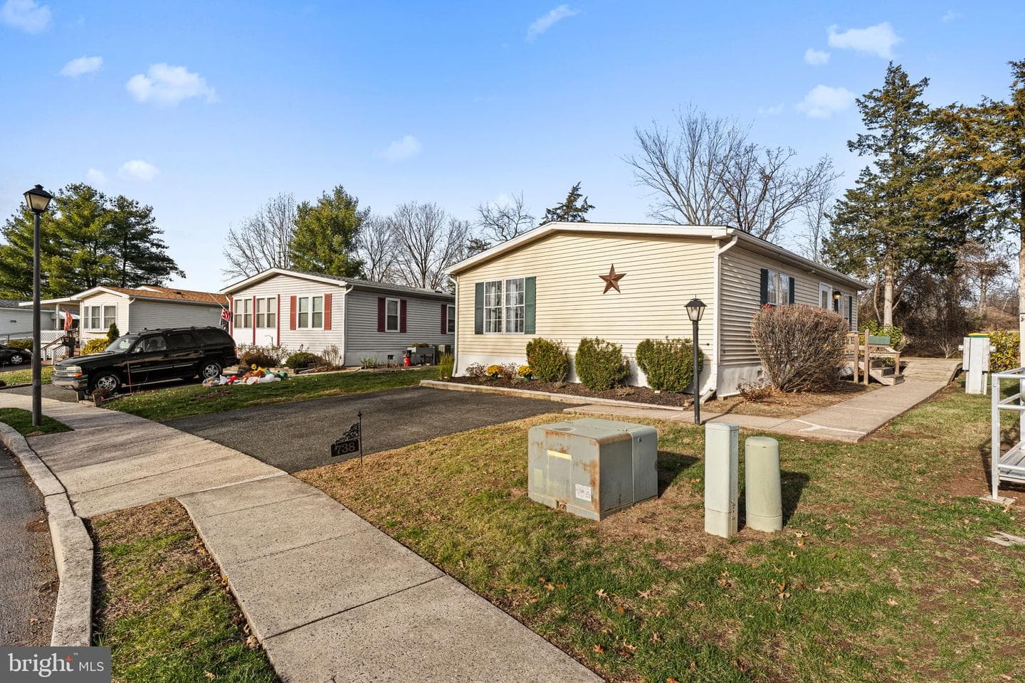 738 Aspen Circle photo 3