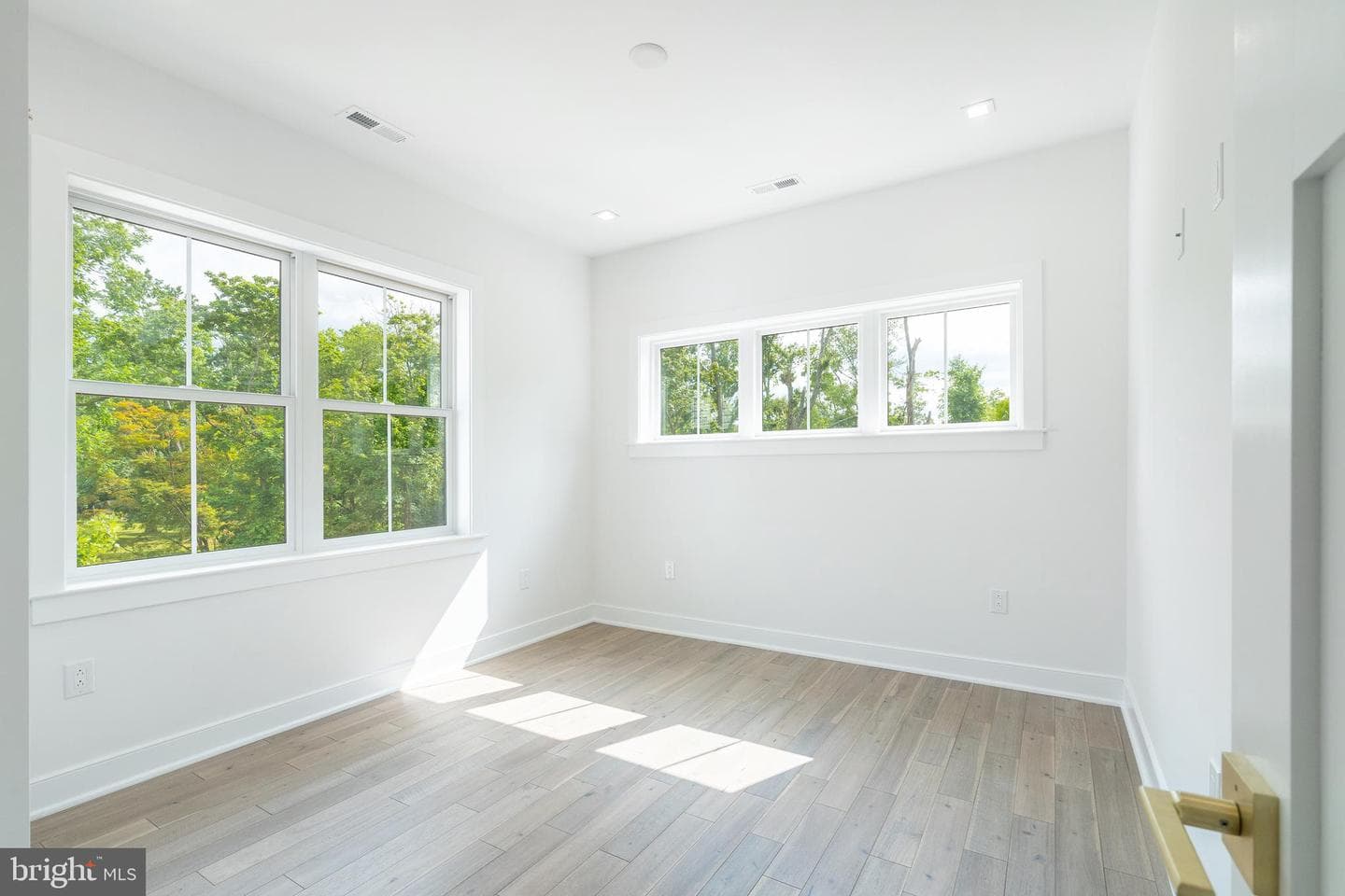 962 Tennis Avenue photo 33