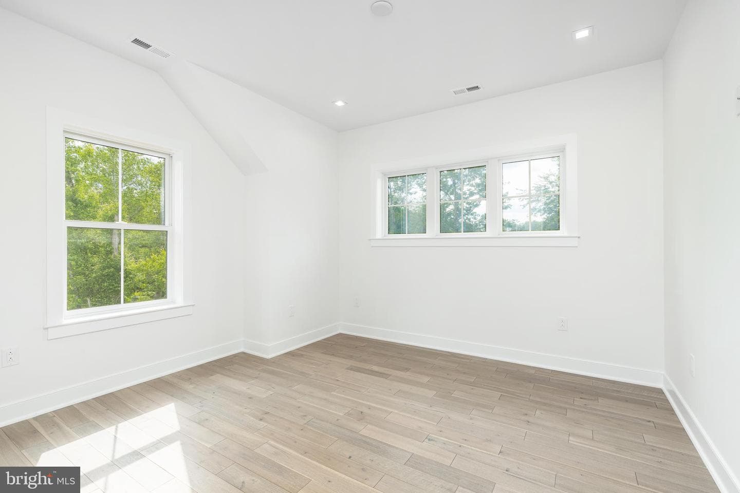 962 Tennis Avenue photo 36