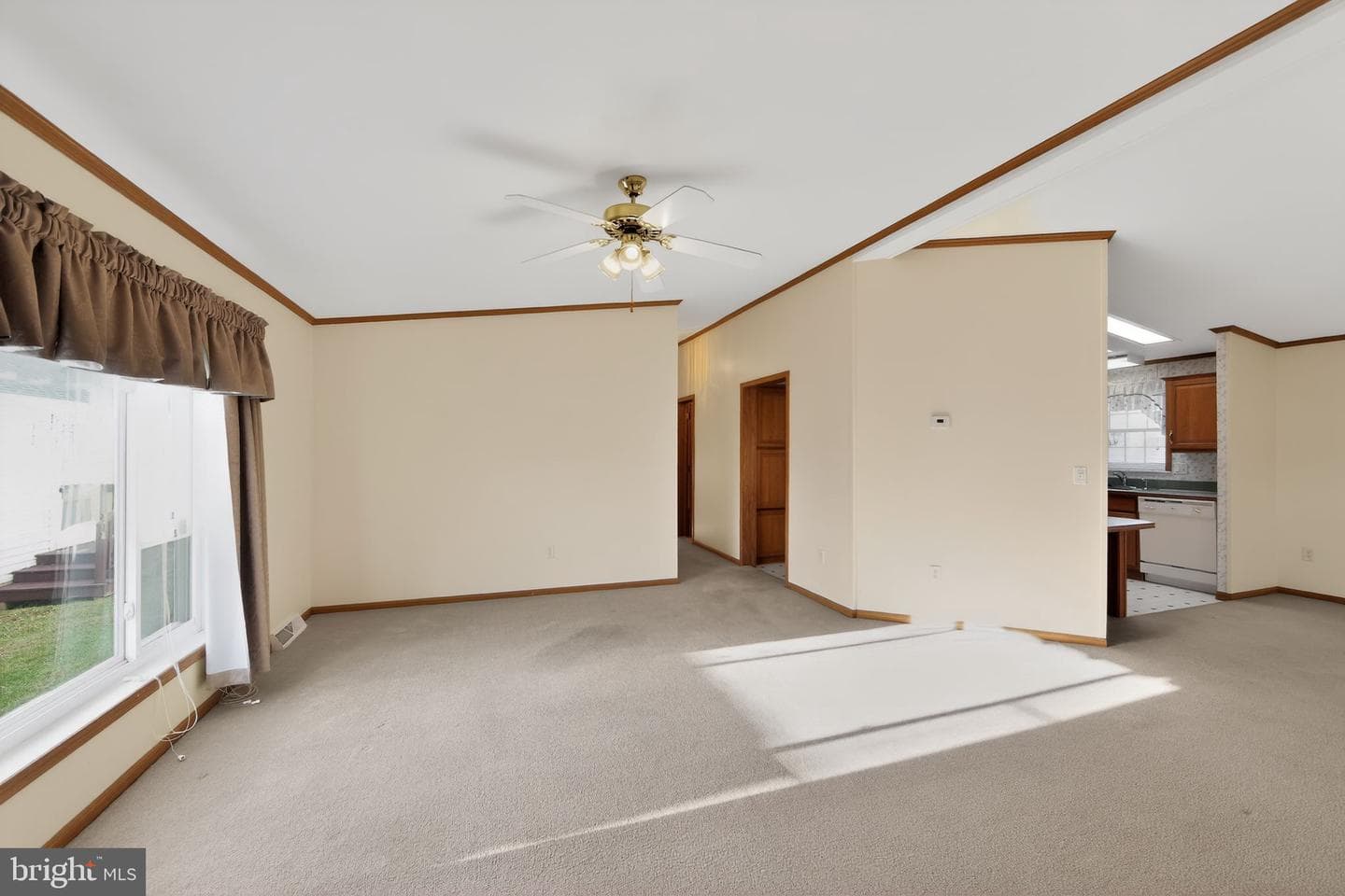 405 Village Way photo 9