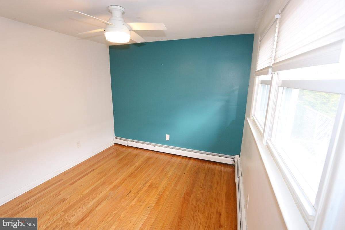 605 Burke Avenue photo 27