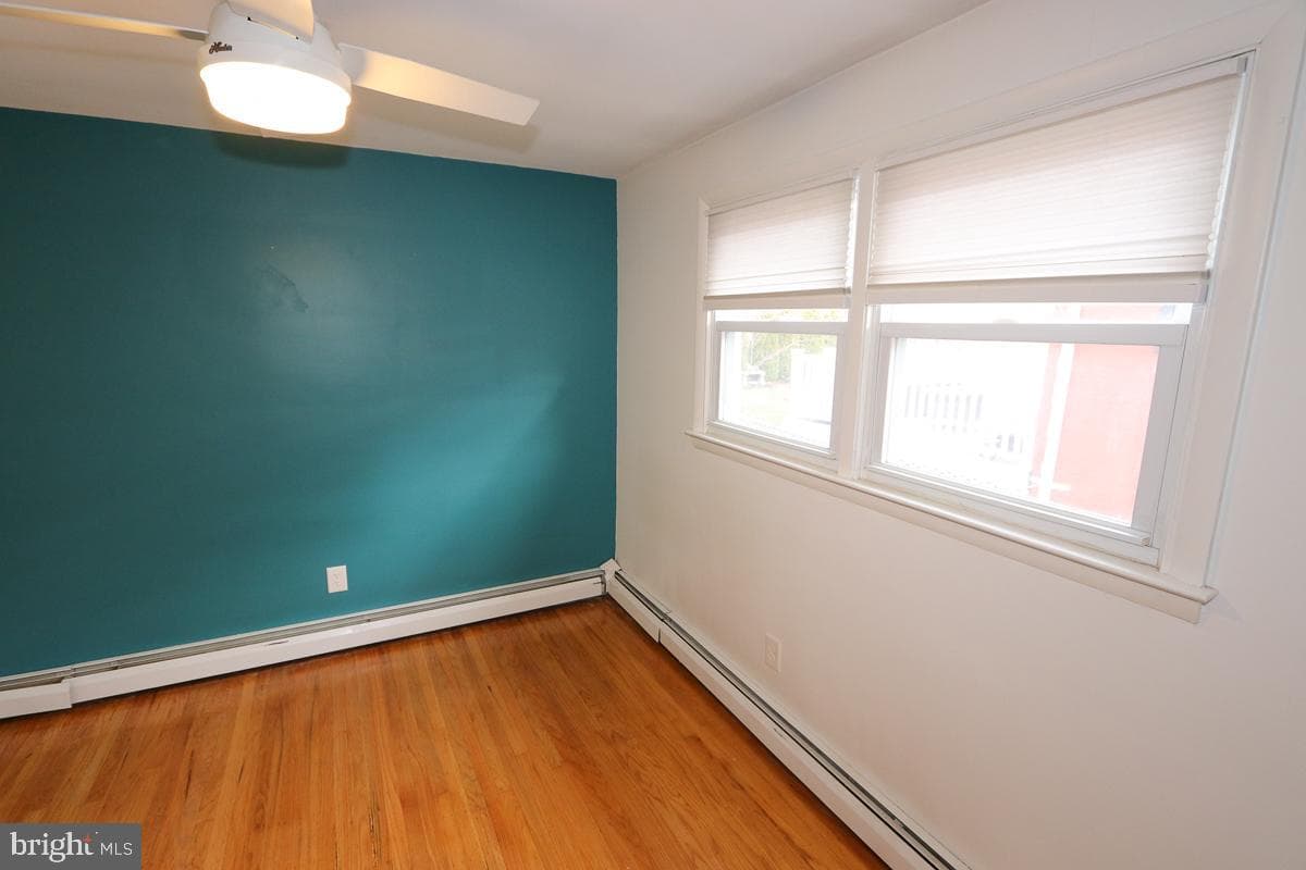 605 Burke Avenue photo 28