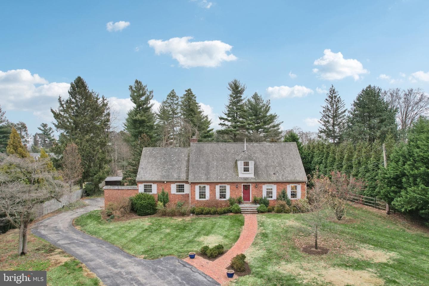 913 Field Lane photo 3