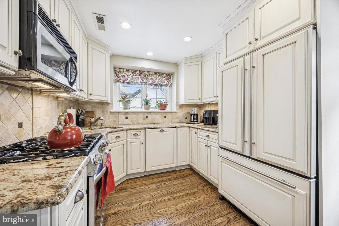 1039 Wellington Road photo 14