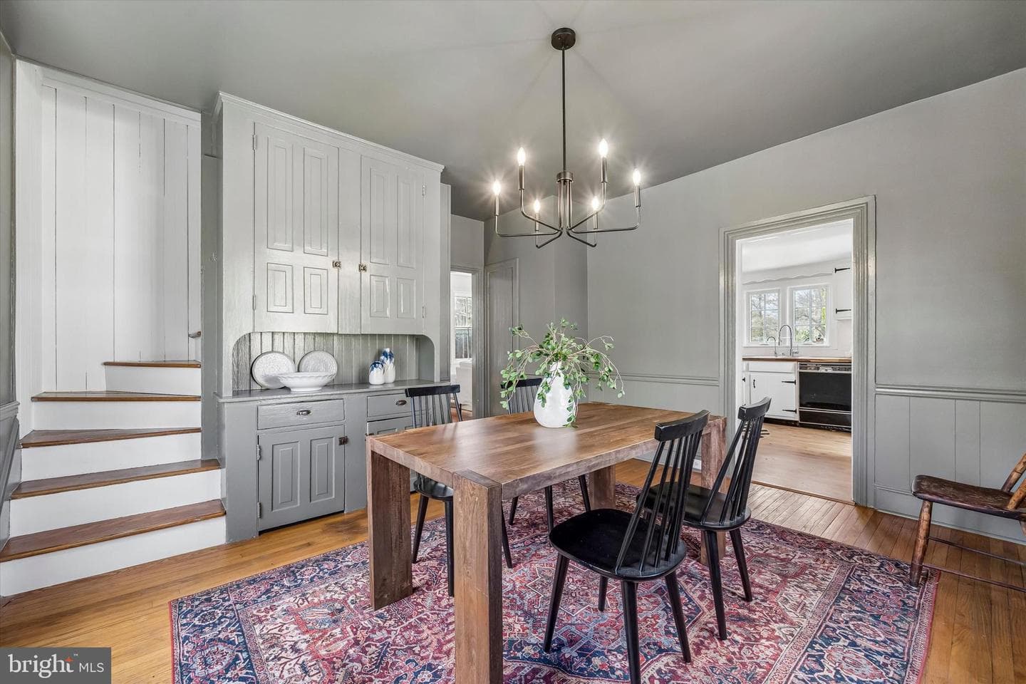 213 Royal Avenue photo 8
