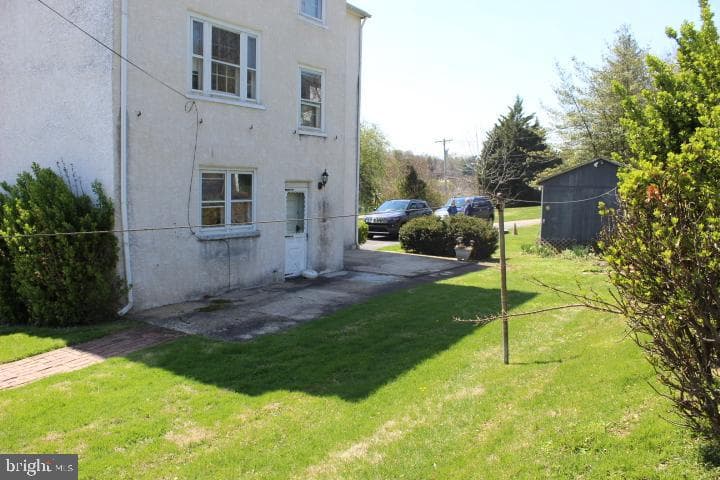 281 E Matsonford Road photo 8