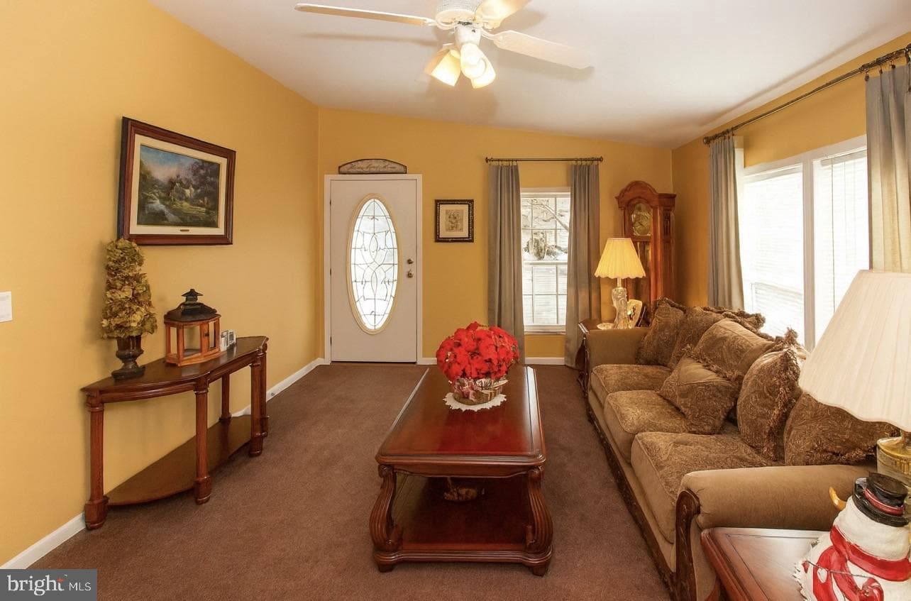 303 Carver Lane photo 3