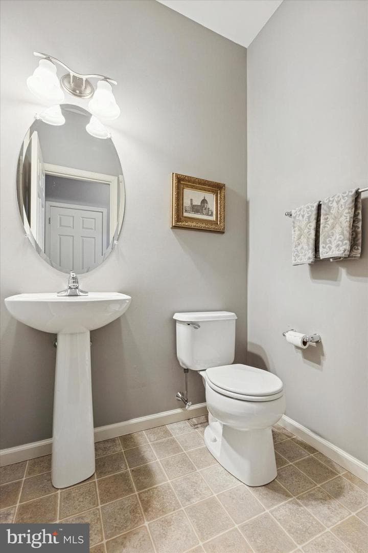 1070 Rosemont Terrace photo 12