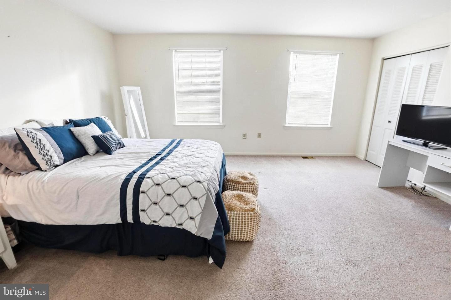 1405 Village Green Drive photo 17