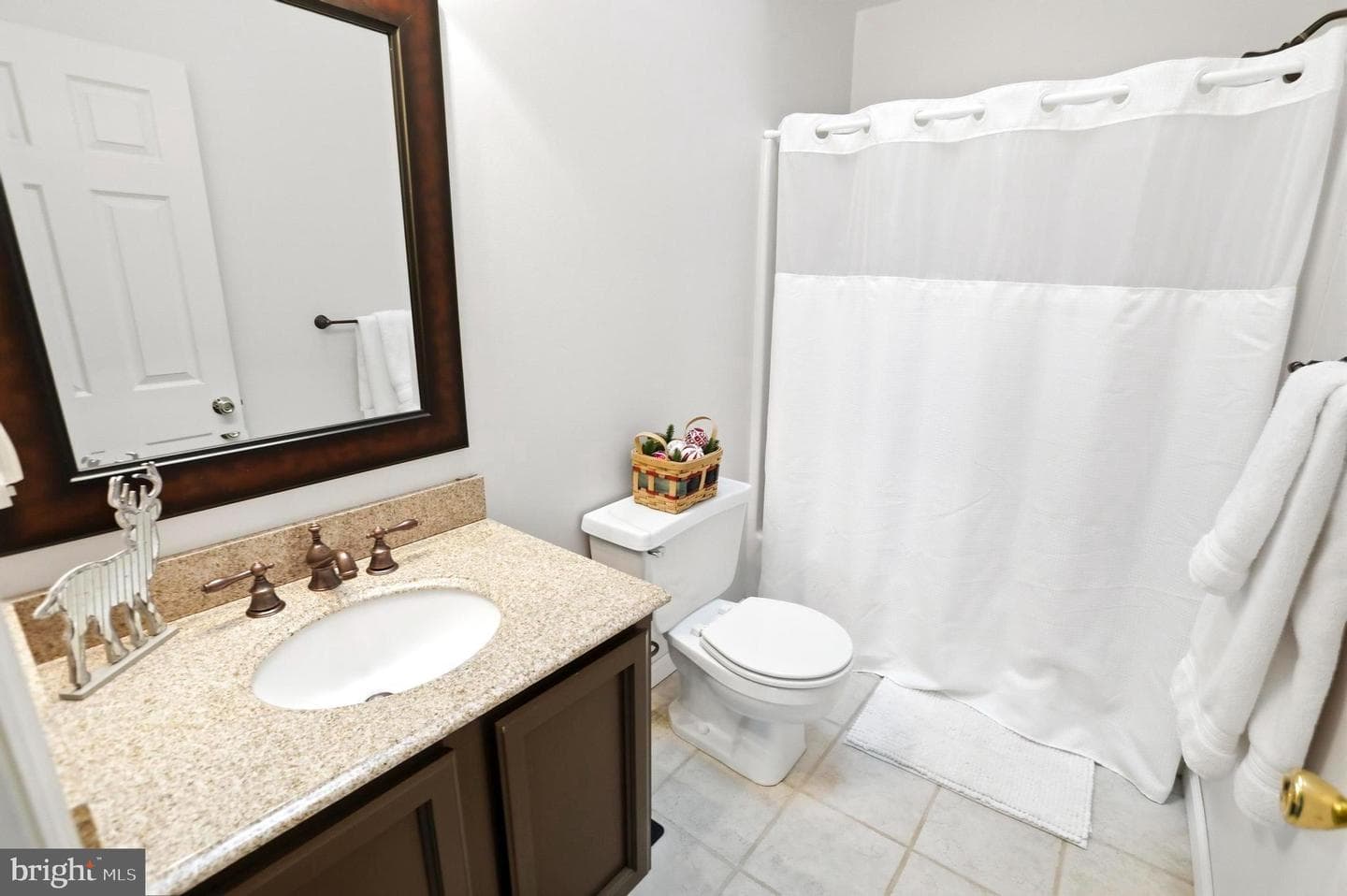 1405 Village Green Drive photo 21