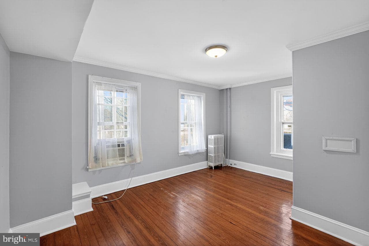 566 S Bethlehem Pike photo 11