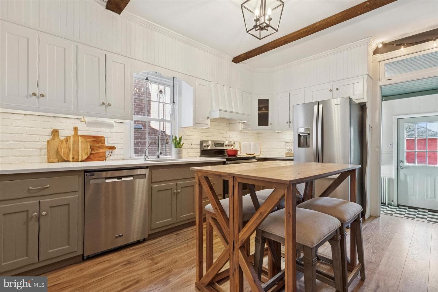 166 W Broad Street photo 8
