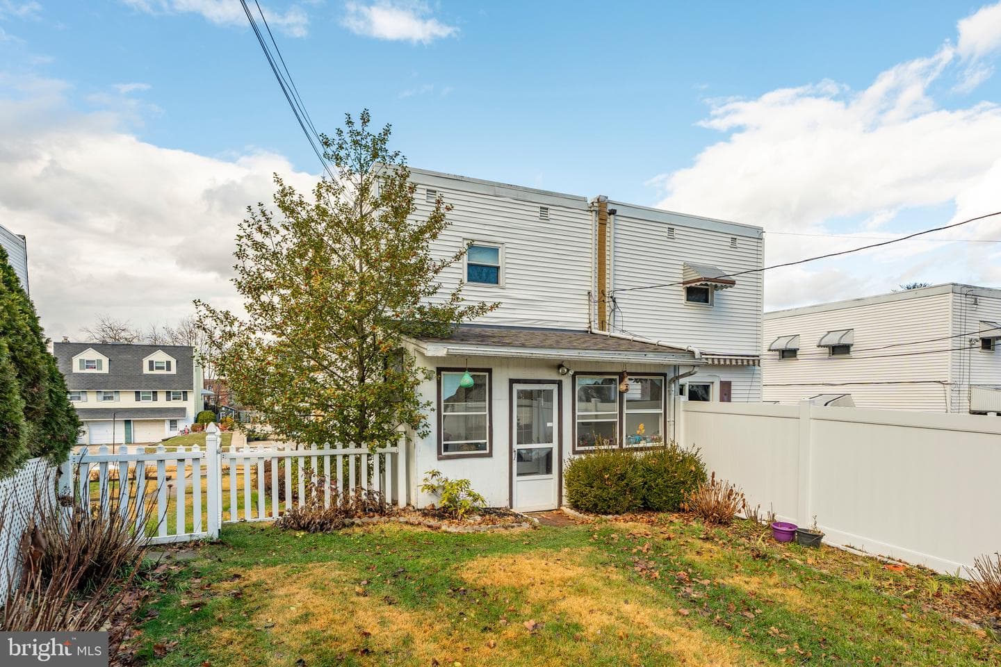 1726 Calamia Drive photo 3