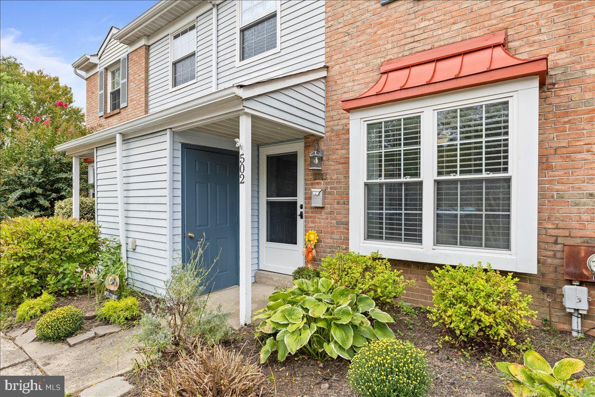 502 Brookwood Drive photo 3
