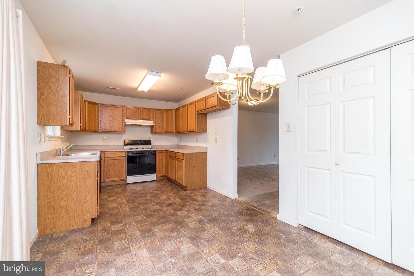 492 Glenn Rose Circle photo 12