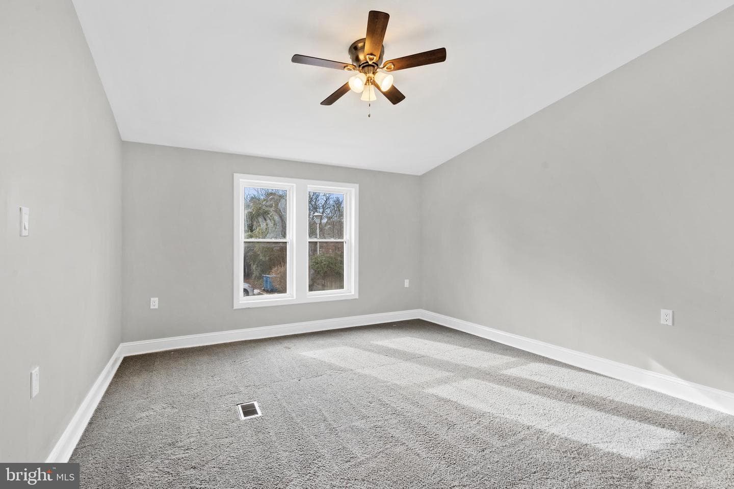 921 Lakeview Drive photo 18