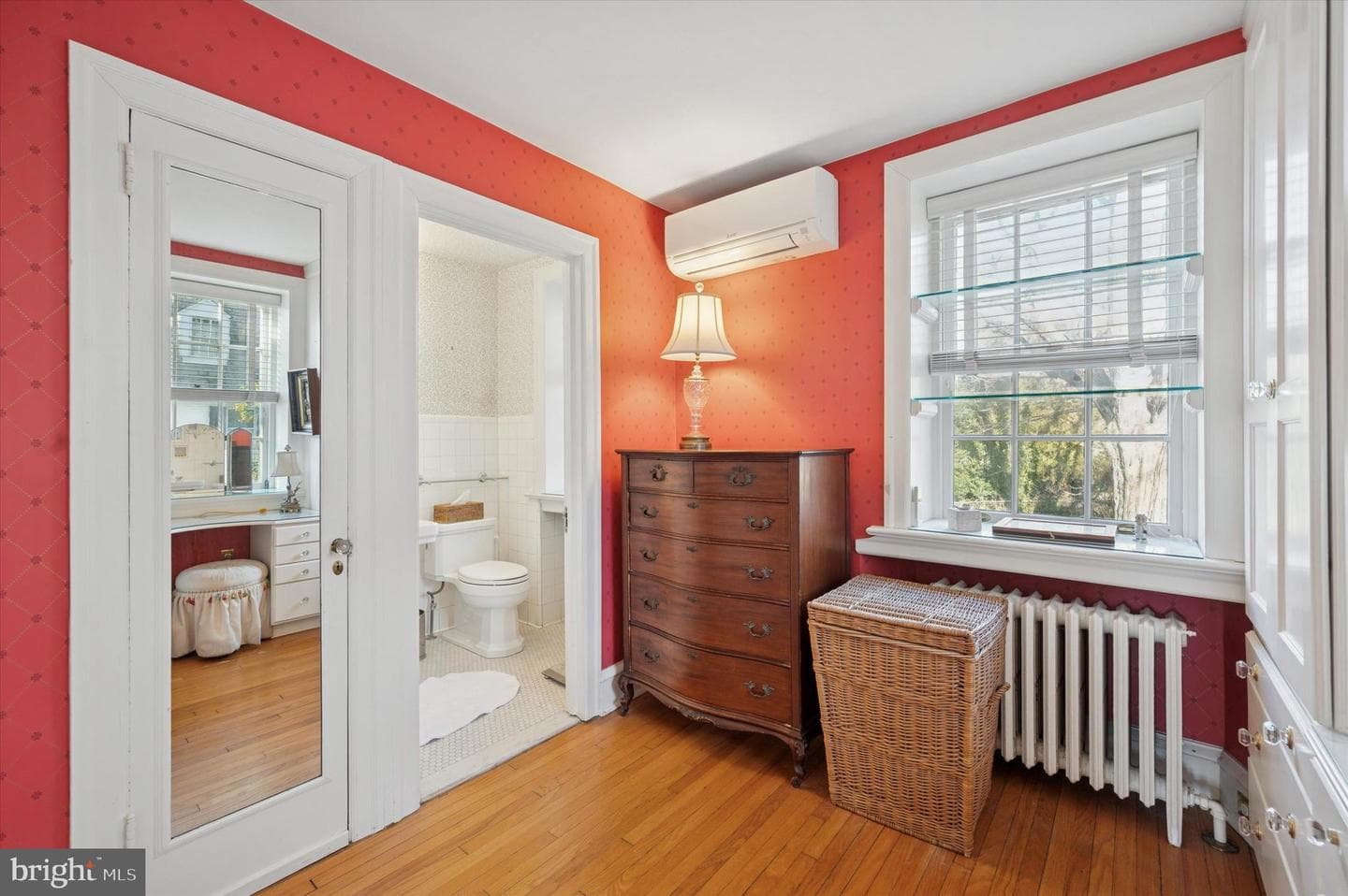 353 Woodley Road photo 17