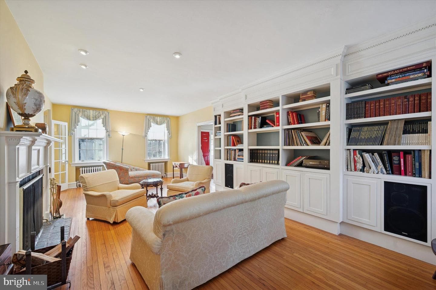 353 Woodley Road photo 4