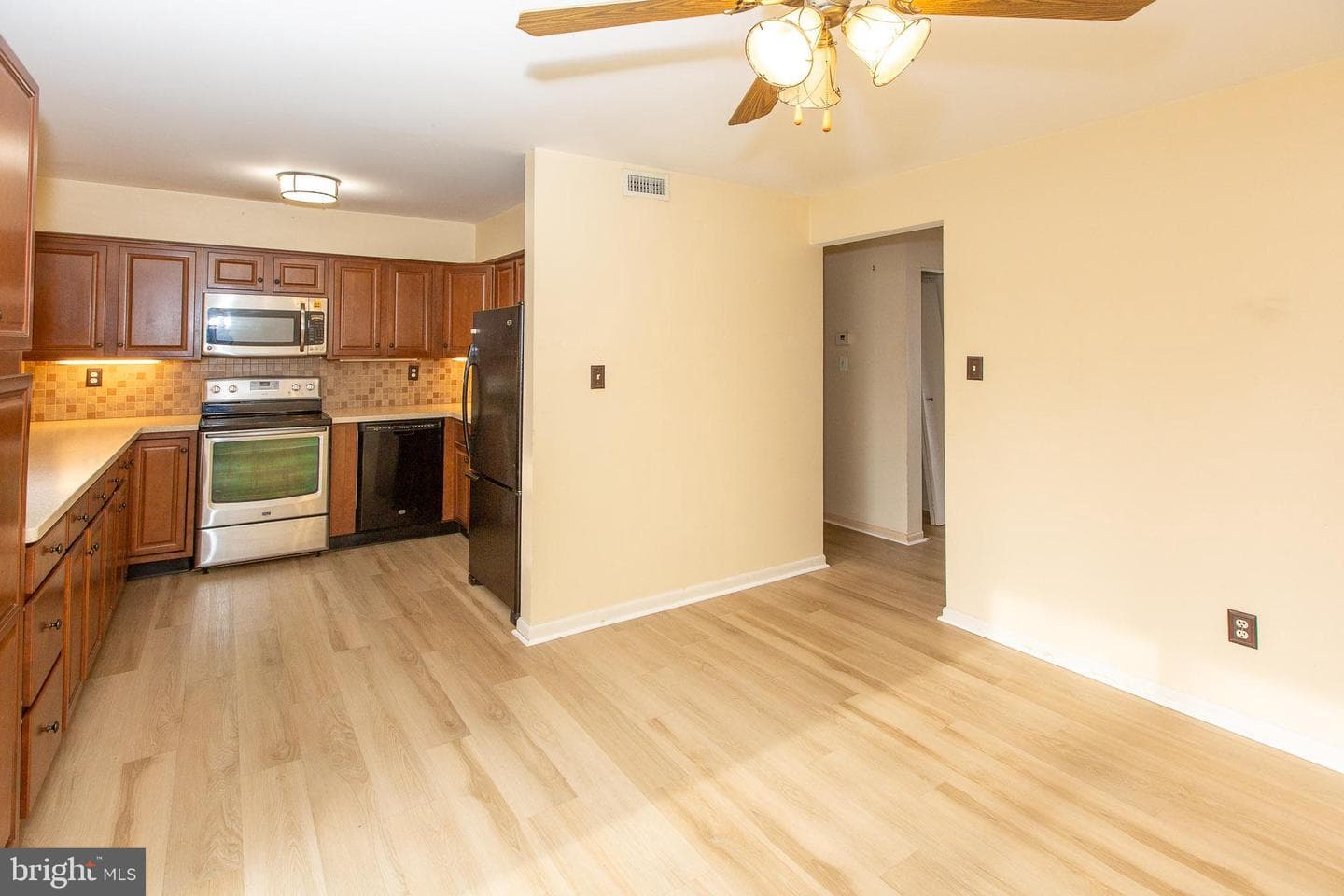 64 Salem Road photo 10