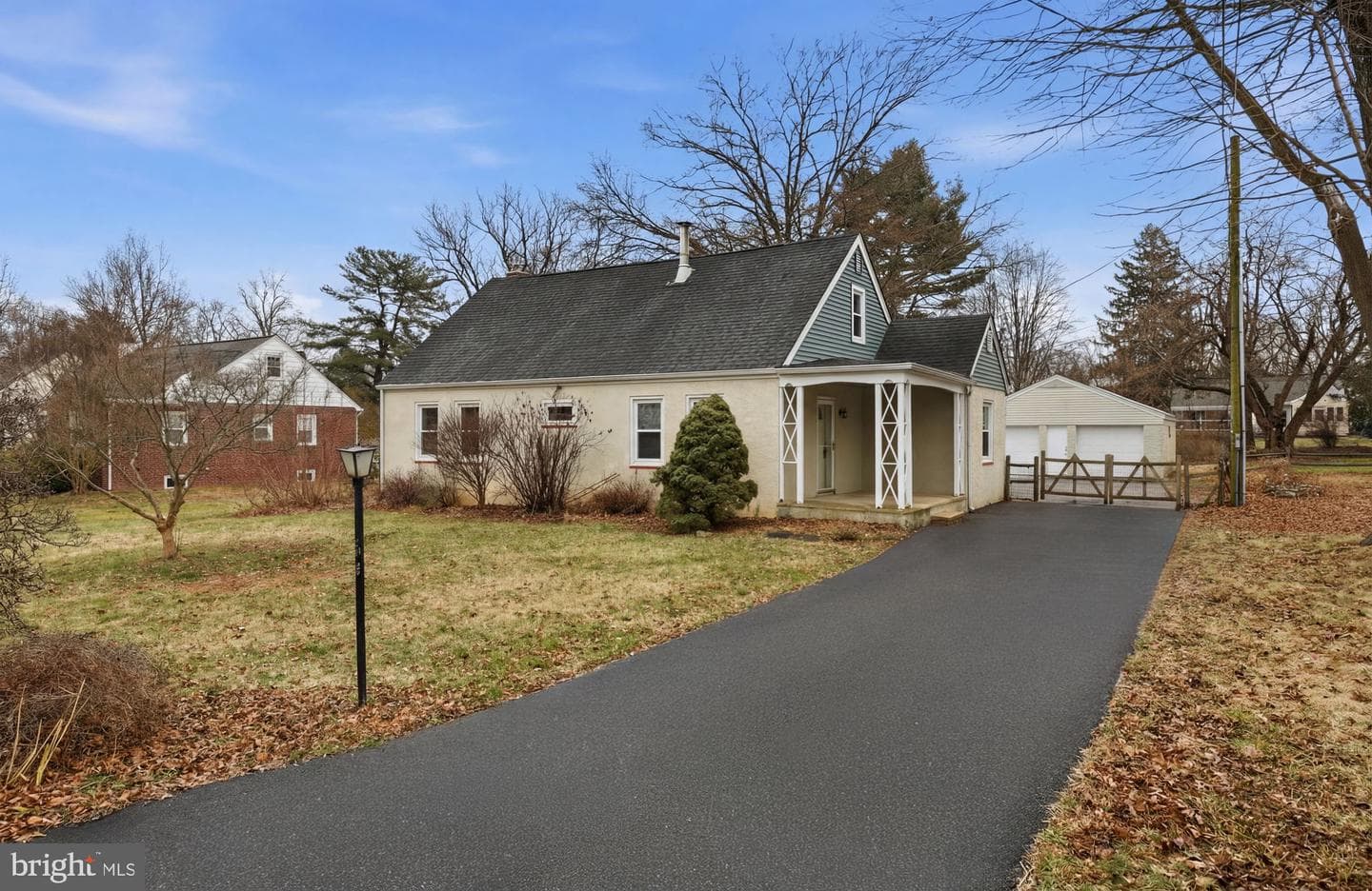 324 Rogers Road photo 1