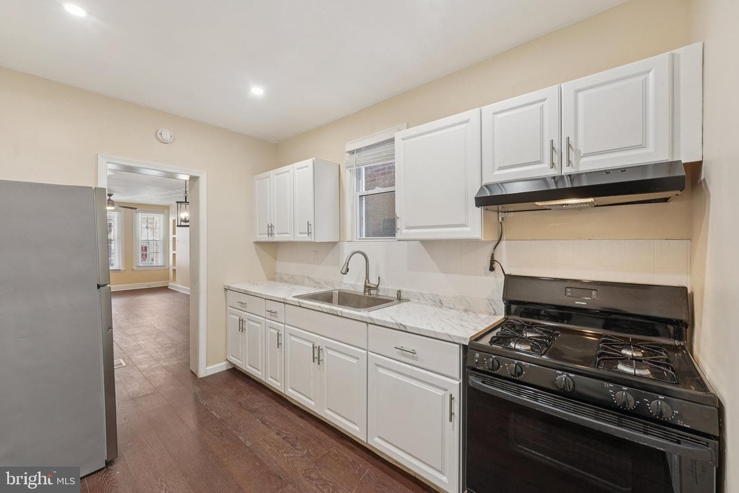 637 Kohn Street photo 5