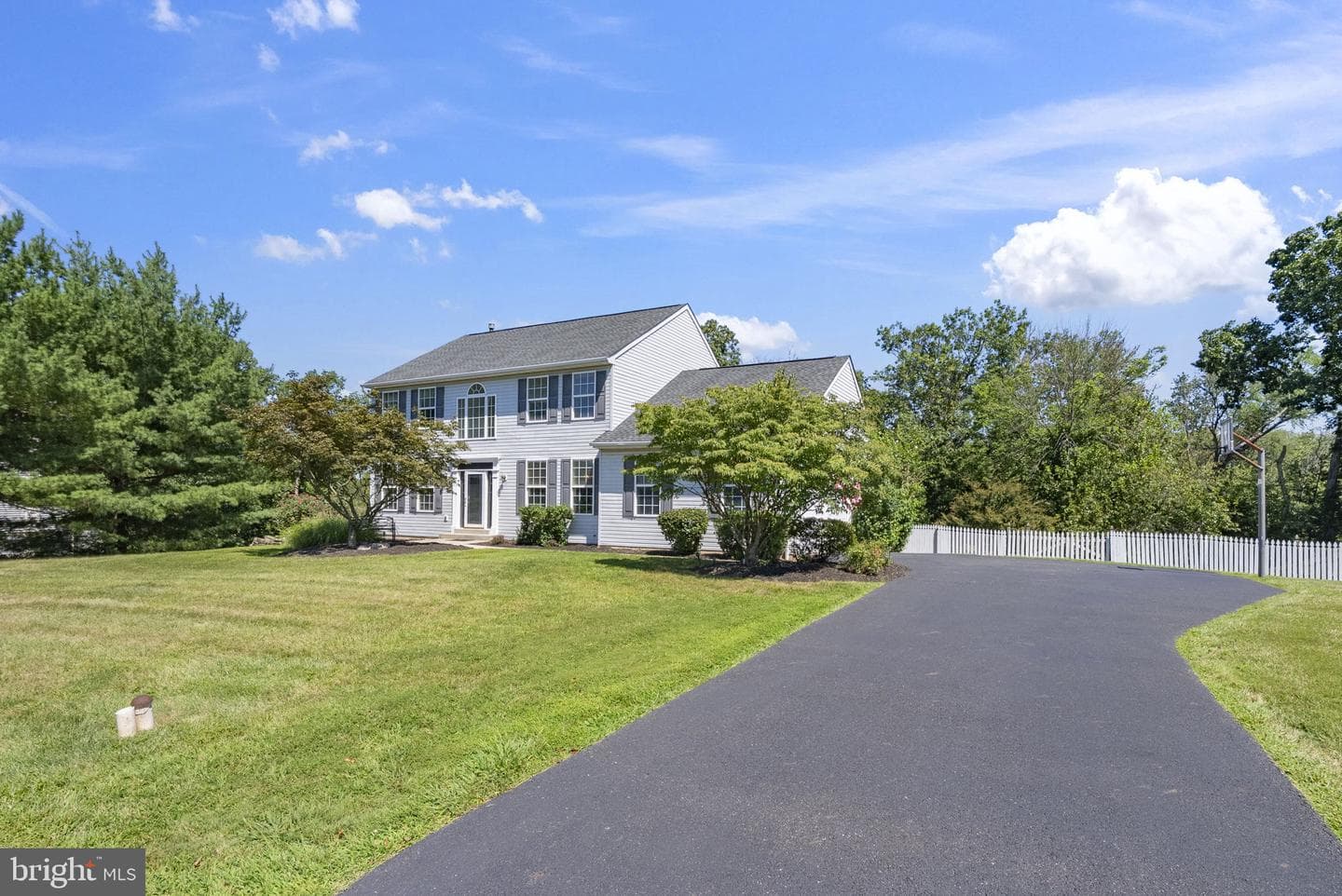 160 Joan Drive photo 2
