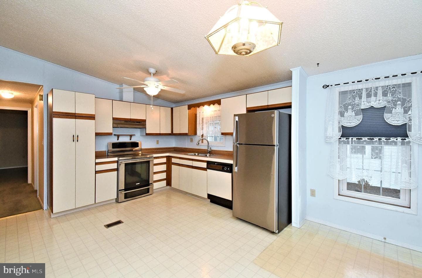 734 Aspen Circle photo 8