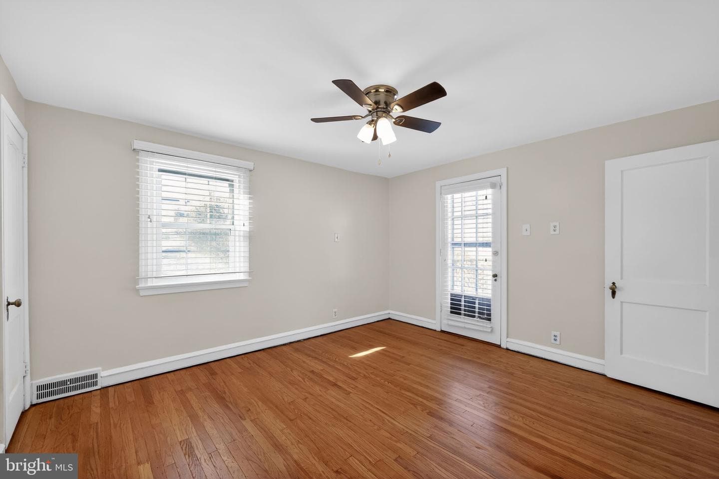 7422 Elizabeth Road photo 17