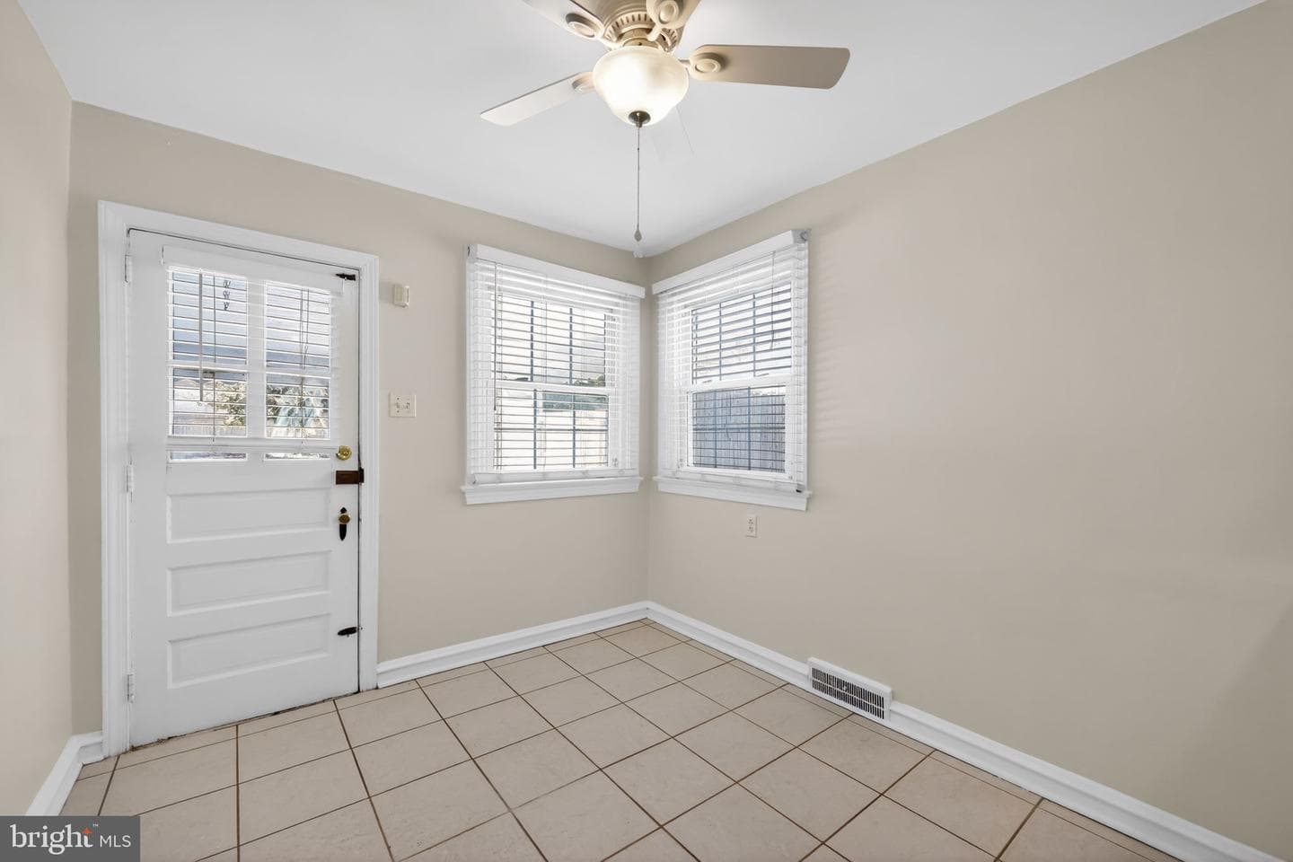 7422 Elizabeth Road photo 8