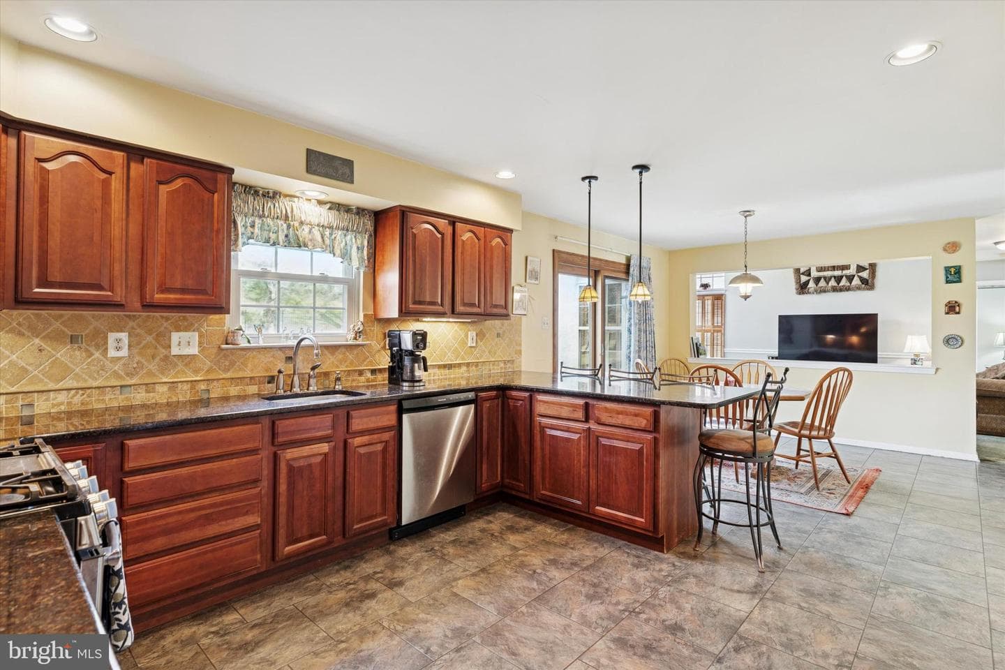 14 Villa Drive photo 21