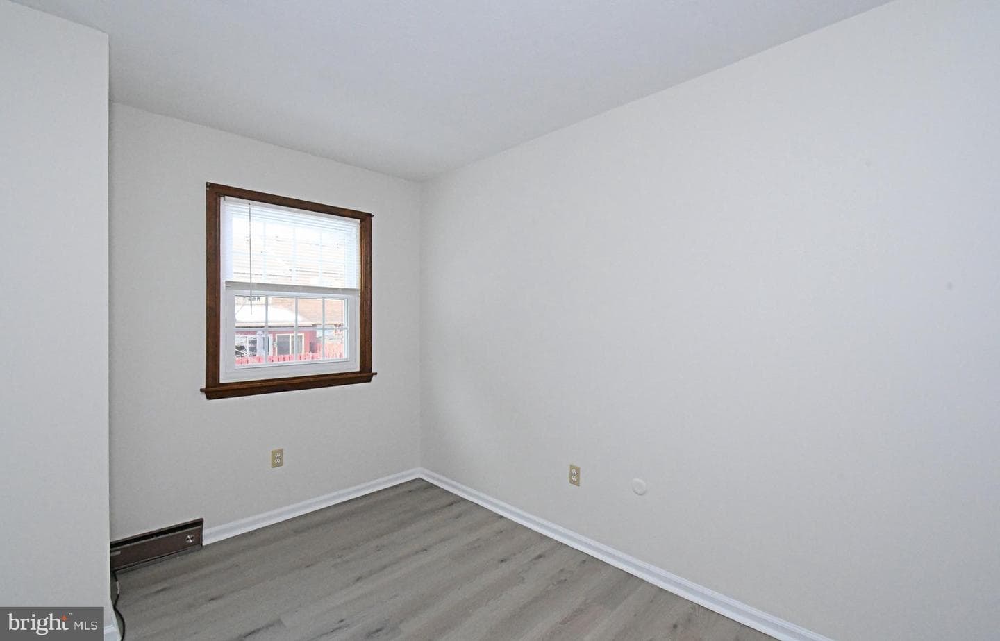 142 Roboda Boulevard photo 34
