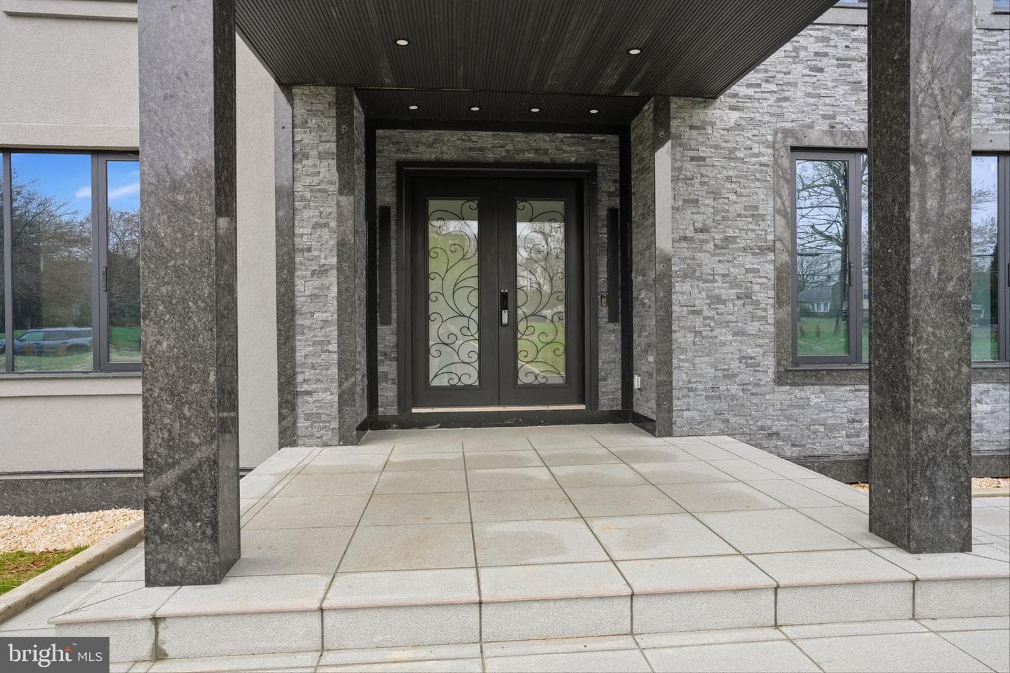 1047 Welsh Road photo 4