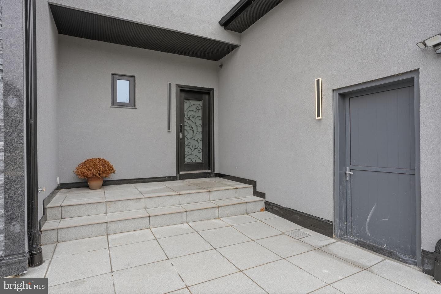 1047 Welsh Road photo 6