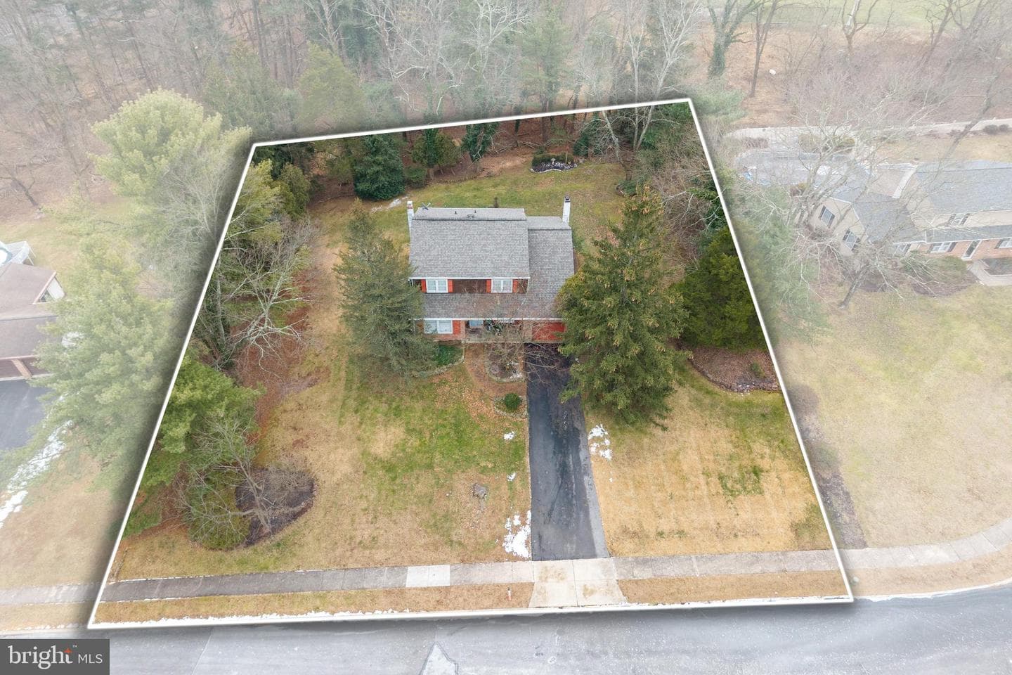 124 Russell Circle photo 1