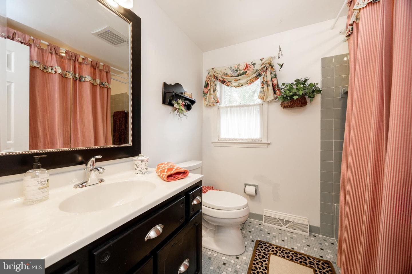 124 Russell Circle photo 25