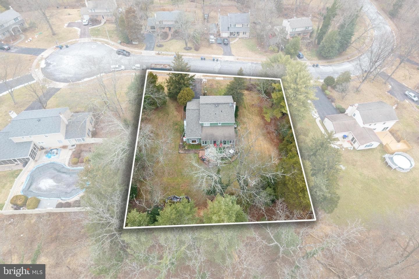 124 Russell Circle photo 27
