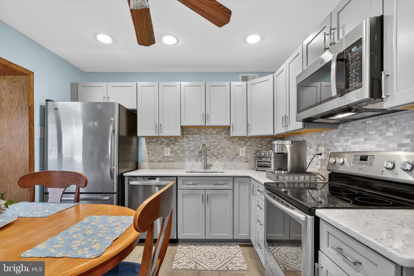 220 Liberty photo 13