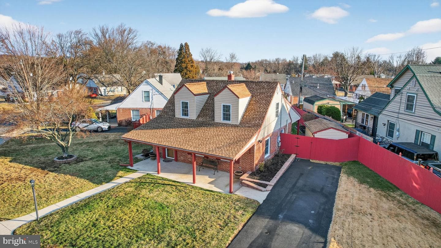 220 Liberty photo 3