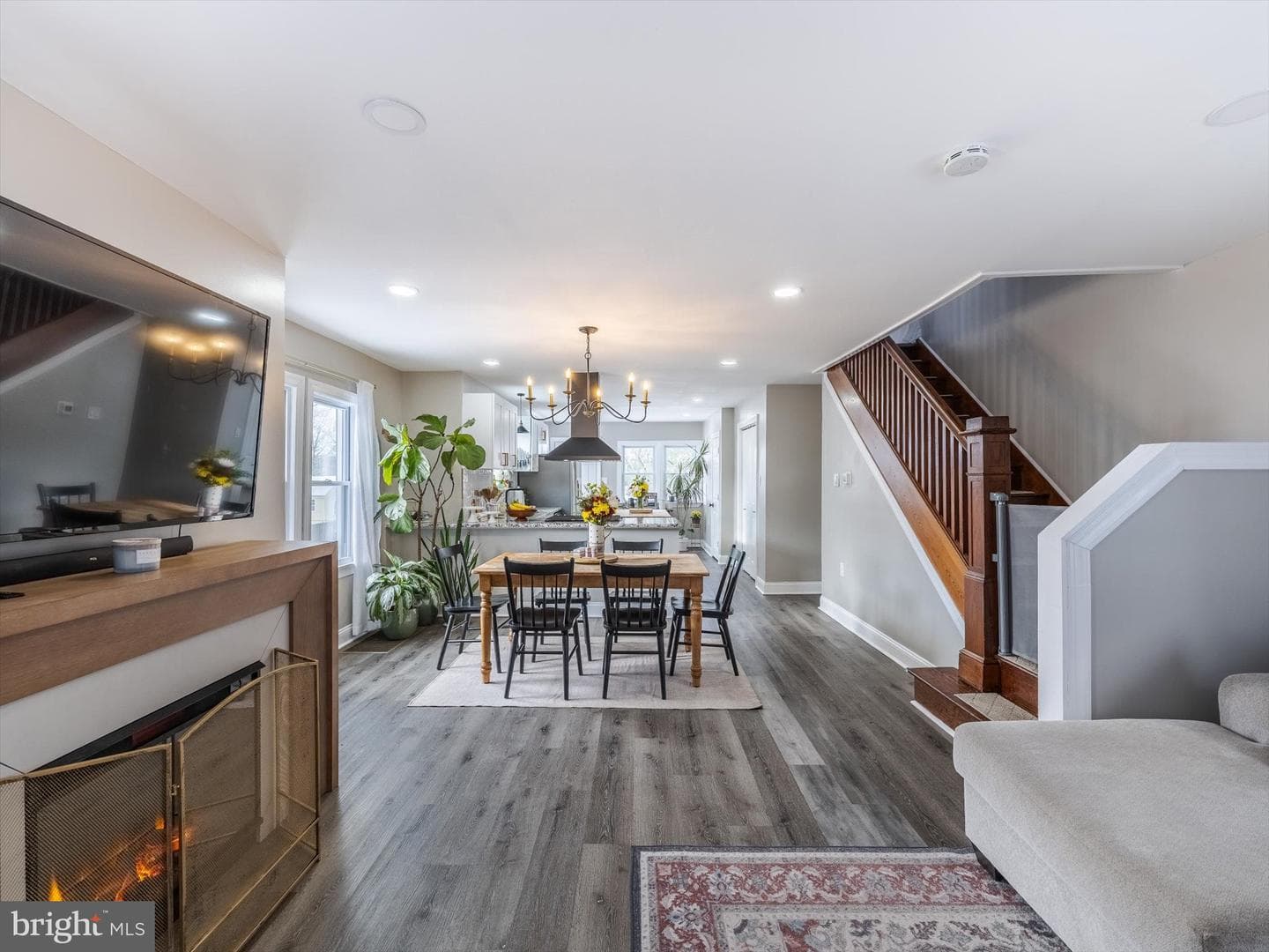 2248 W Walnut Street photo 6