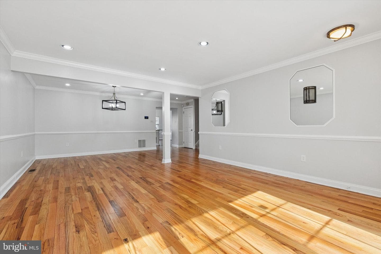 102 Steeplechase Drive photo 2
