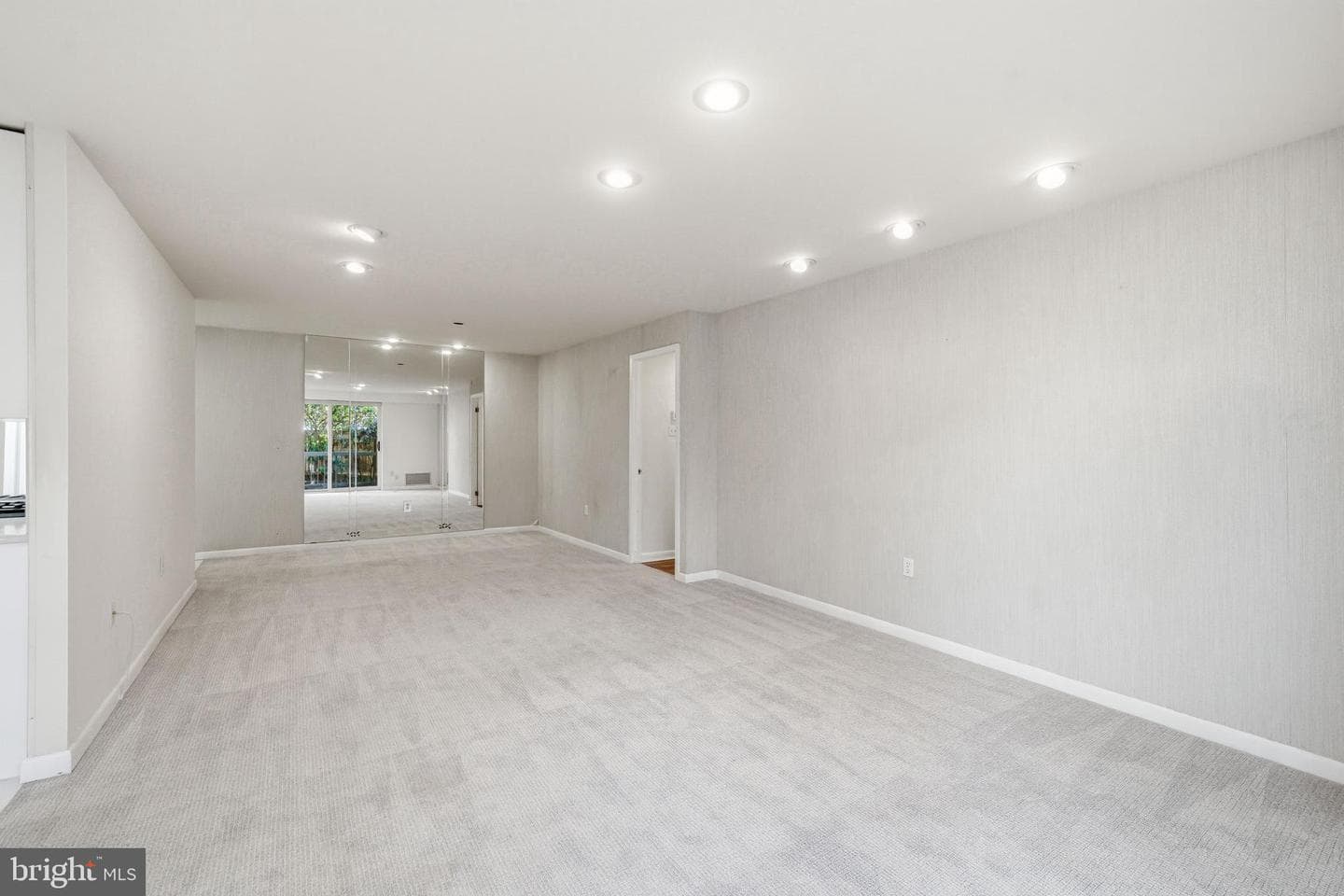 1637 Oakwood Drive #s115 photo 8