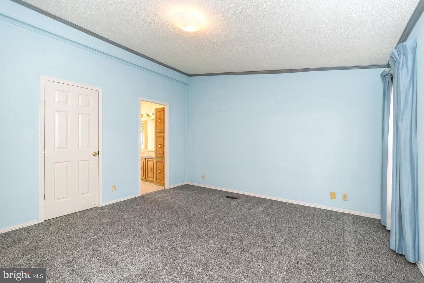 13 Asheton Lane photo 17