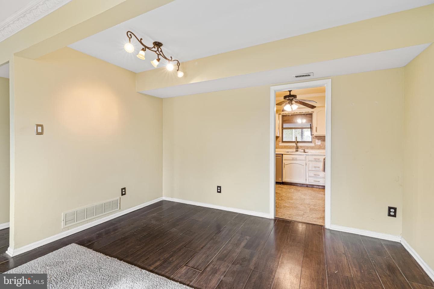 85 Greenwoods Drive photo 8