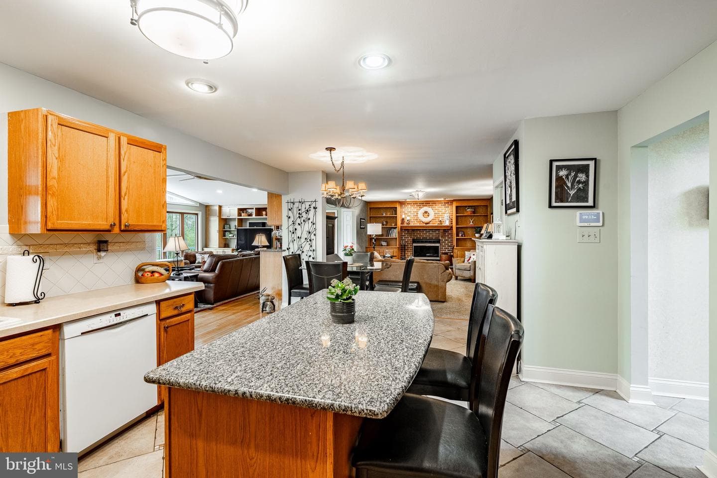 332 Nicholas Lane photo 12