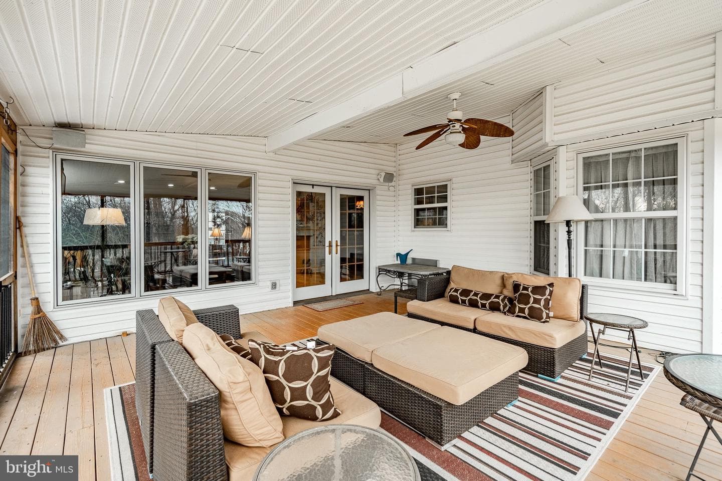 332 Nicholas Lane photo 25