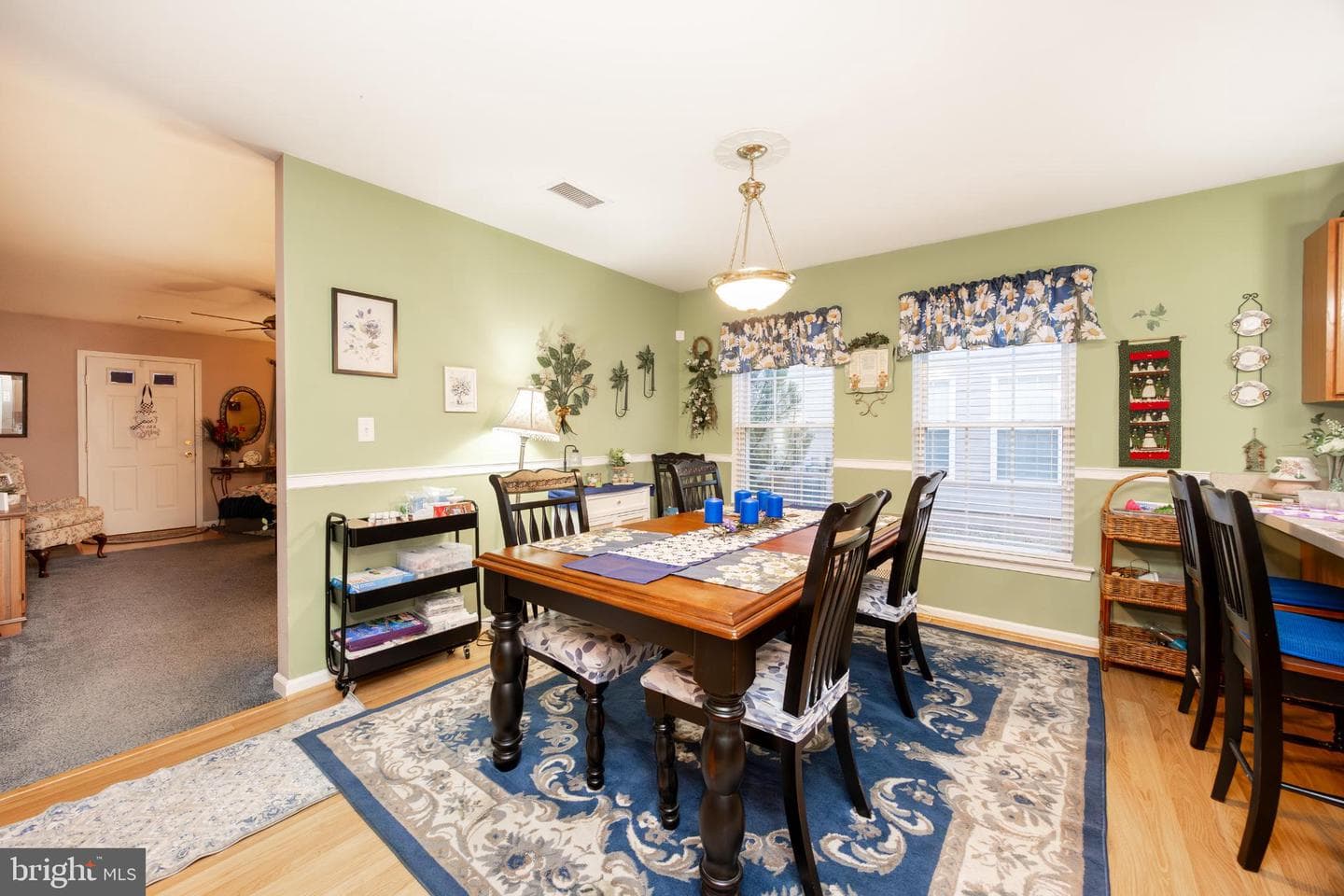 102 W Harmony Drive photo 8