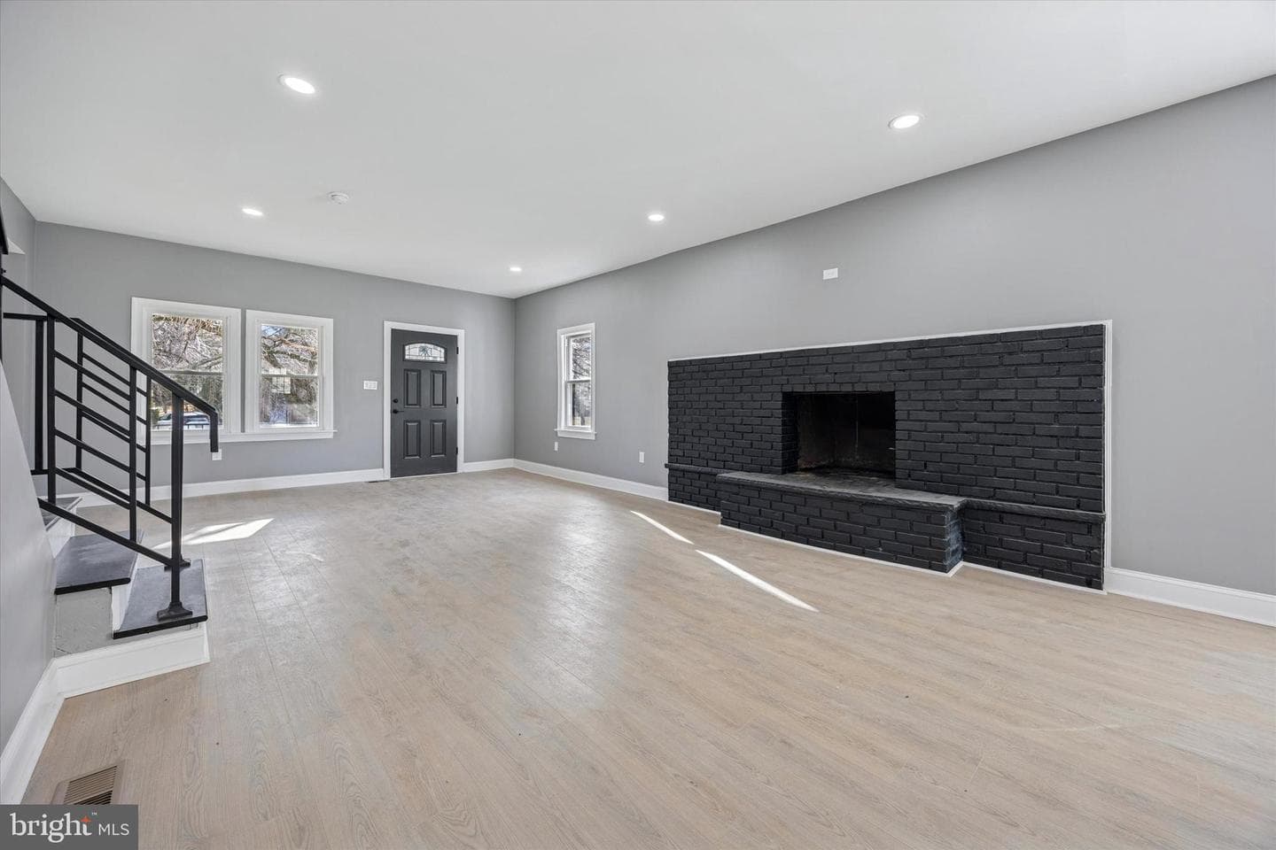 523 W Glenside Avenue photo 4
