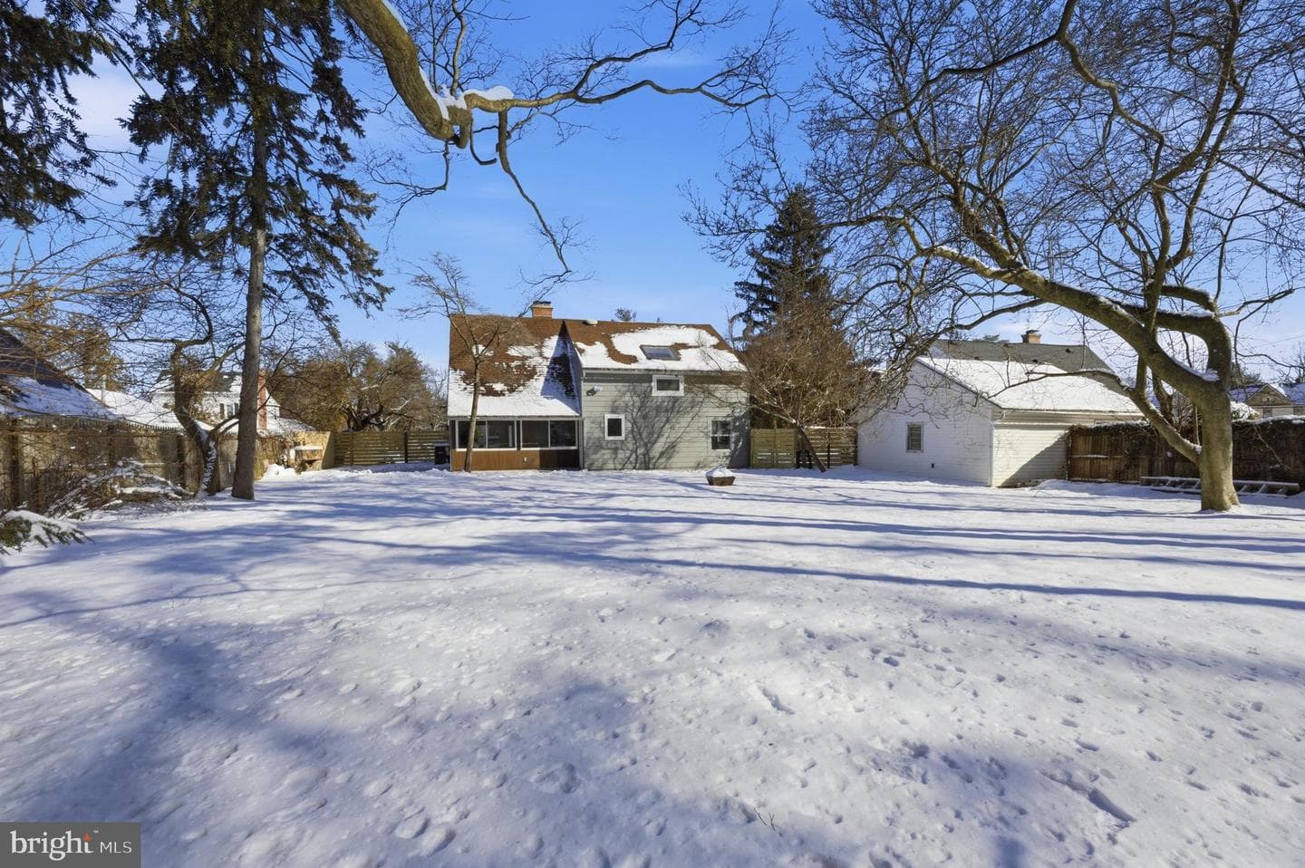 8004 Gladstone Road photo 23