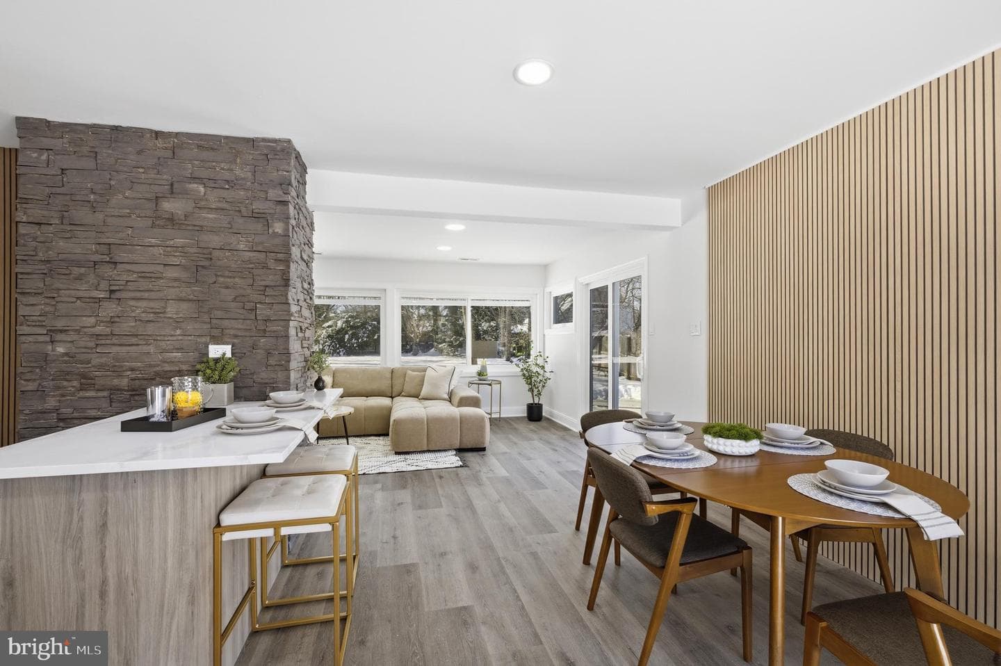 8004 Gladstone Road photo 52